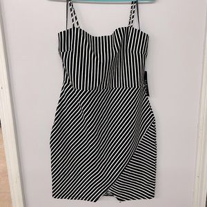 NWT LULUS Dress
